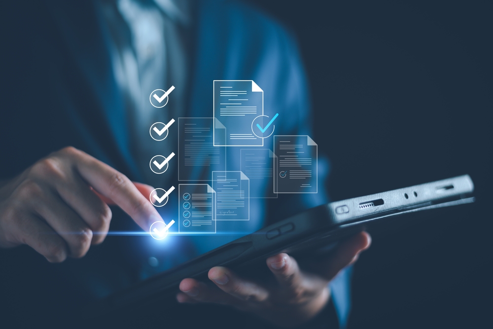 Checklist,Business,Performance,Monitoring,Concept,,Business,Using,Tablet,Online,Survey